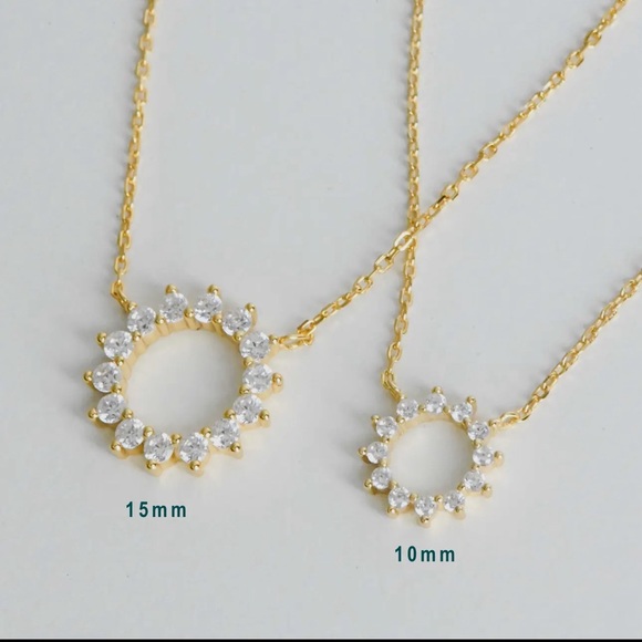 ✨3X Host Pick✨Gold Starburst Necklace- 10 mm - Picture 3 of 5